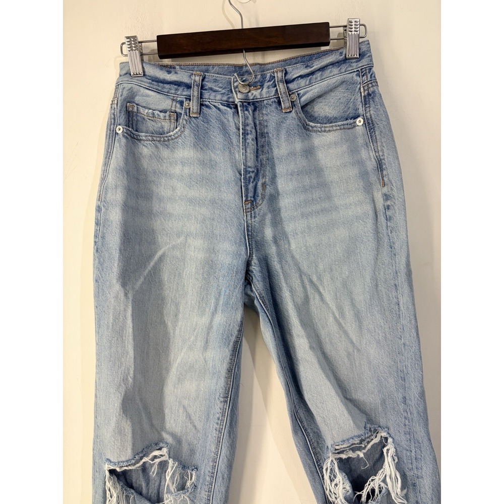 American Eagle Relaxed Mom Jeans Womens 2 Regular Light Wash Distressed Ripped - Picture 3 of 6